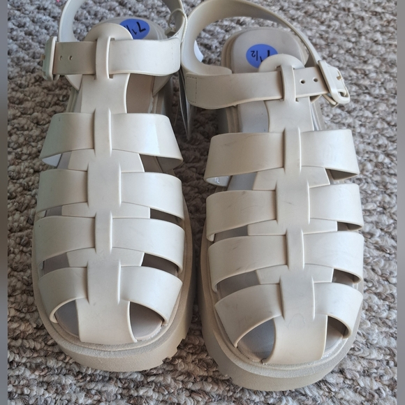 ZARA Chunky Platform Sandals – Beige – SHOE IS 10.5 NWT BLUE LABEL IS INCORRECT - Picture 3 of 8